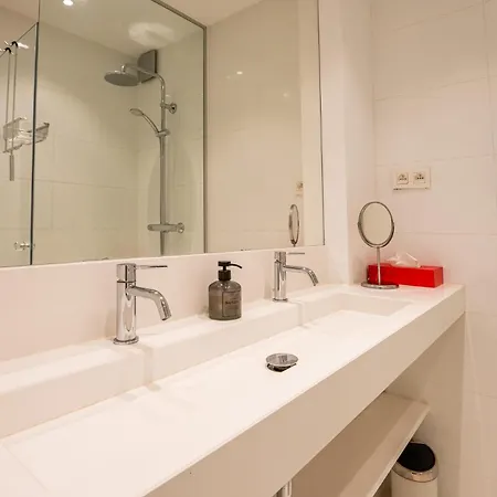 Eliza - Luxurious With Stunning Sea Views Apartment *